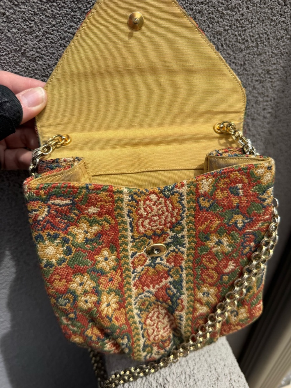Vintage Tapestry Floral Carpet Bag Crossbody Purse Chain Strap Gold Tassel Clasp - Picture 4 of 5